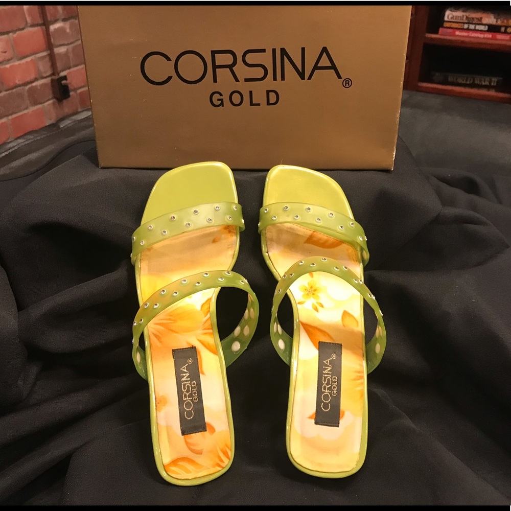 Green Corsina Jewel Sandles w/ Crystal Accents!